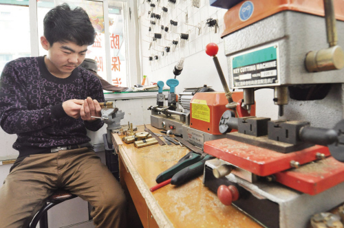 钱相乡开锁店为啥“牛号”频现 听开锁师傅讲什么锁最防盗